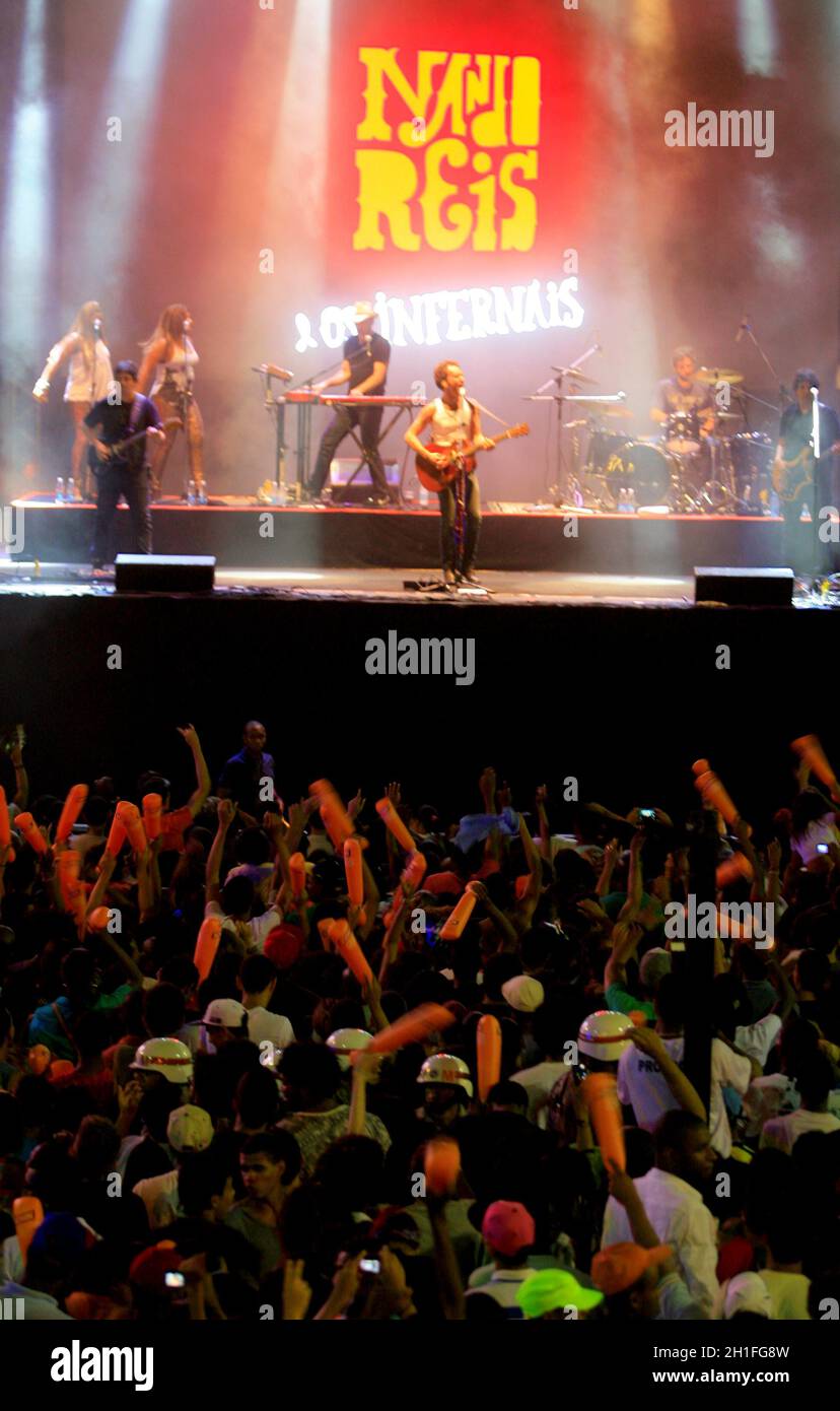 salvador, bahia / brasile - 30 dicembre 2013: Il cantante Nando Reis è visto durante una mostra di scena allestita a Cairu Square nel quartiere commerciale di Salvado Foto Stock