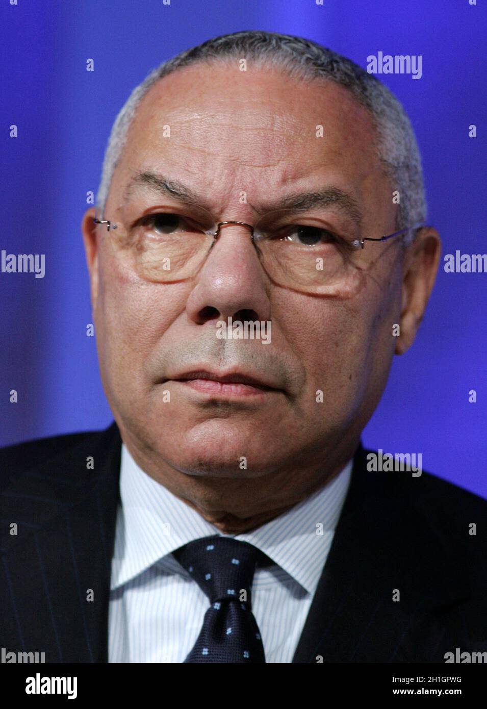 COLIN POWELL (dal 5 aprile 1937 al 18 ottobre 2021) è stato un politico americano, diplomatico e generale a quattro stelle, che ha servito come sessantacinquesimo Segretario di Stato degli Stati Uniti dal 2001 al 2005. Come sedicesimo consigliere nazionale di sicurezza degli Stati Uniti dal 1987 al 1989 e come dodicesimo presidente dei Capi congiunti di personale dal 1989 al 1993. FOTO DEL FILE SCATTATA: 22 settembre 2006, New York, New York, USA: COLIN POWELL al terzo giorno della riunione annuale 2006 della Clinton Global Initiative tenutasi al New York Sheraton Hotel. (Credit Image: © Nancy Kaszerman/ZUMA Press Wire Service) Foto Stock