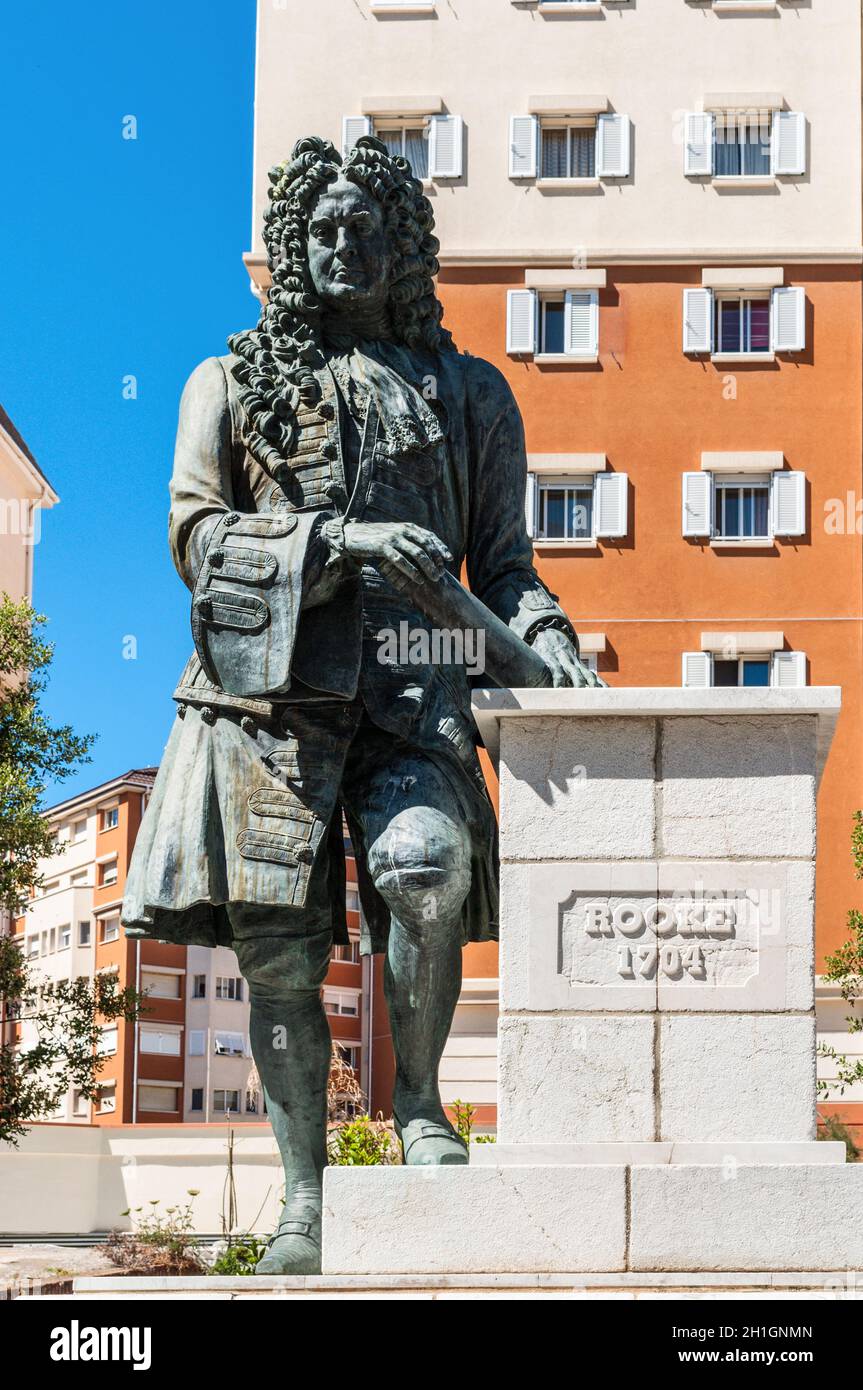Gibilterra, Regno Unito - 18 Maggio 2017: Statua di Ammiraglio Sir George Rooke, eretto nel novembre 2004 per contrassegnare il trecentesimo anniversario della Regola britannico a Gibilterra Foto Stock