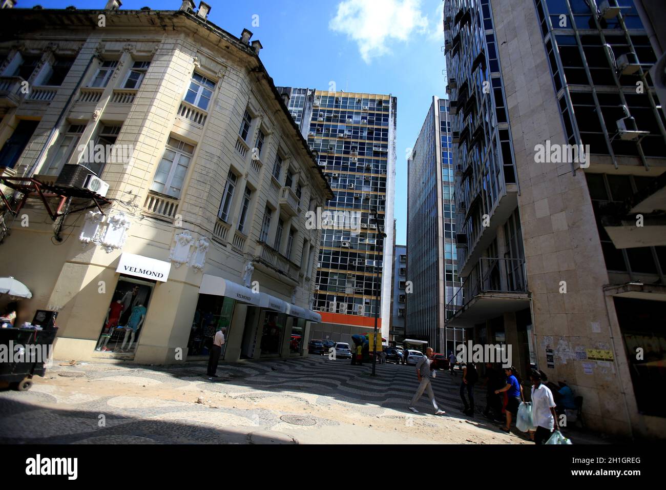 Salvador, Brasile - 22 agosto 2016: Vista degli edifici commerciali nel quartiere Comercio in Salvador (BA). ISTOCK / Joá Souza. Foto Stock