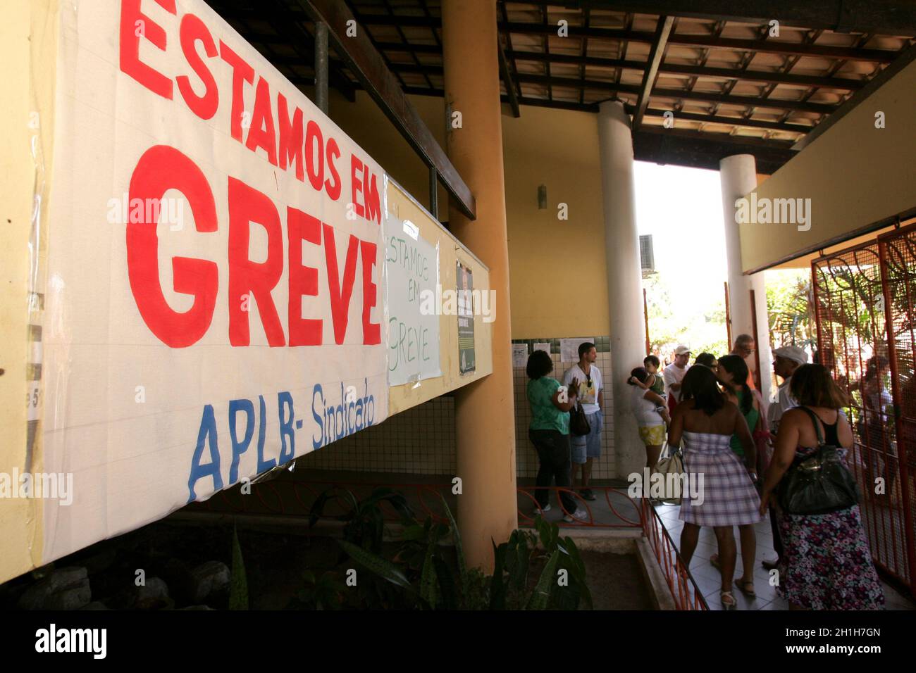 porto seguro, bahia / brasile - 22 ottobre 2010: Gli insegnanti delle scuole pubbliche protestano durante uno sciopero nella città di Porto Seguro, nel sud di Bahia. Foto Stock