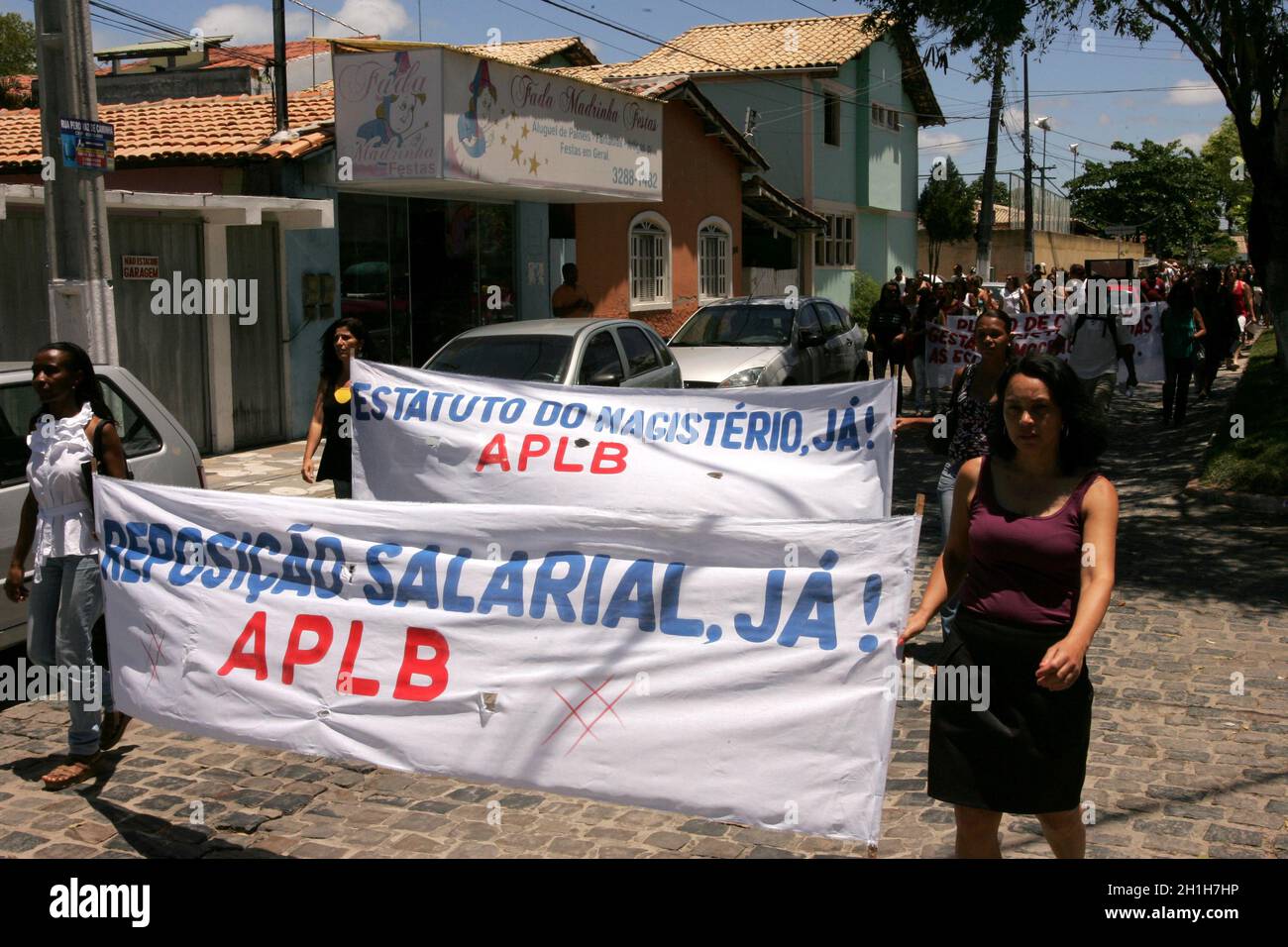 porto seguro, bahia / brasile - 22 ottobre 2010: Gli insegnanti delle scuole pubbliche protestano durante uno sciopero nella città di Porto Seguro, nel sud di Bahia. Foto Stock
