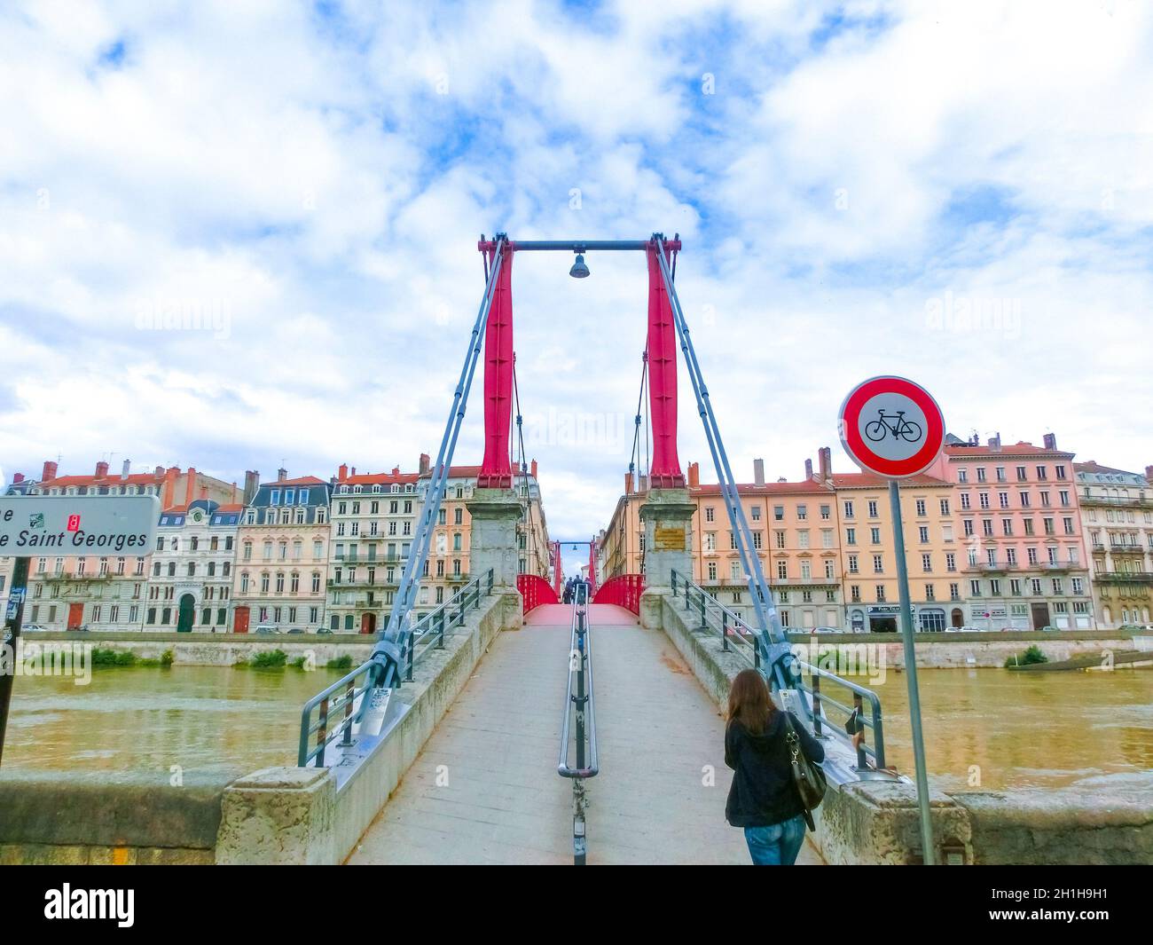 Ponte sul fiume Rodano in inverno giorno di sole, Lione, Francia Foto Stock