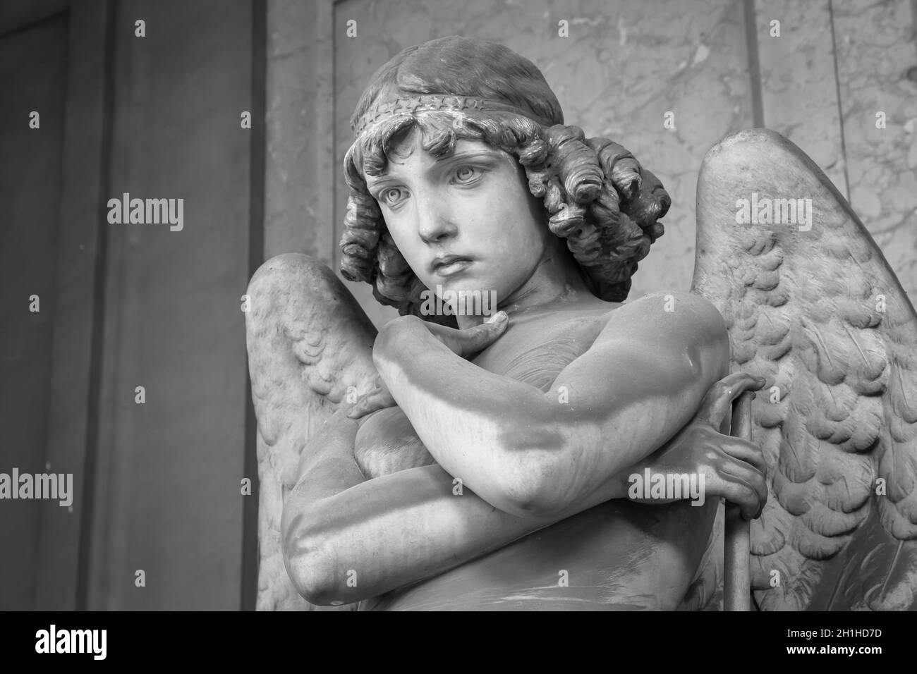 GENOVA, ITALIA - CIRCA AGOSTO 2020: Angelo scultura di Giulio Monteverde per il monumento della famiglia Oneto nel Cimitero di Staglieno, Genova - Italia (1882) Foto Stock