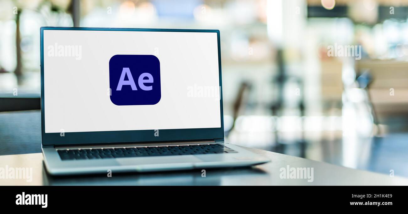 POZNAN, POL - SET 23, 2020: Computer portatile con logo di Adobe After Effects, effetti visivi digitali, grafica in movimento e appica di compositing Foto Stock
