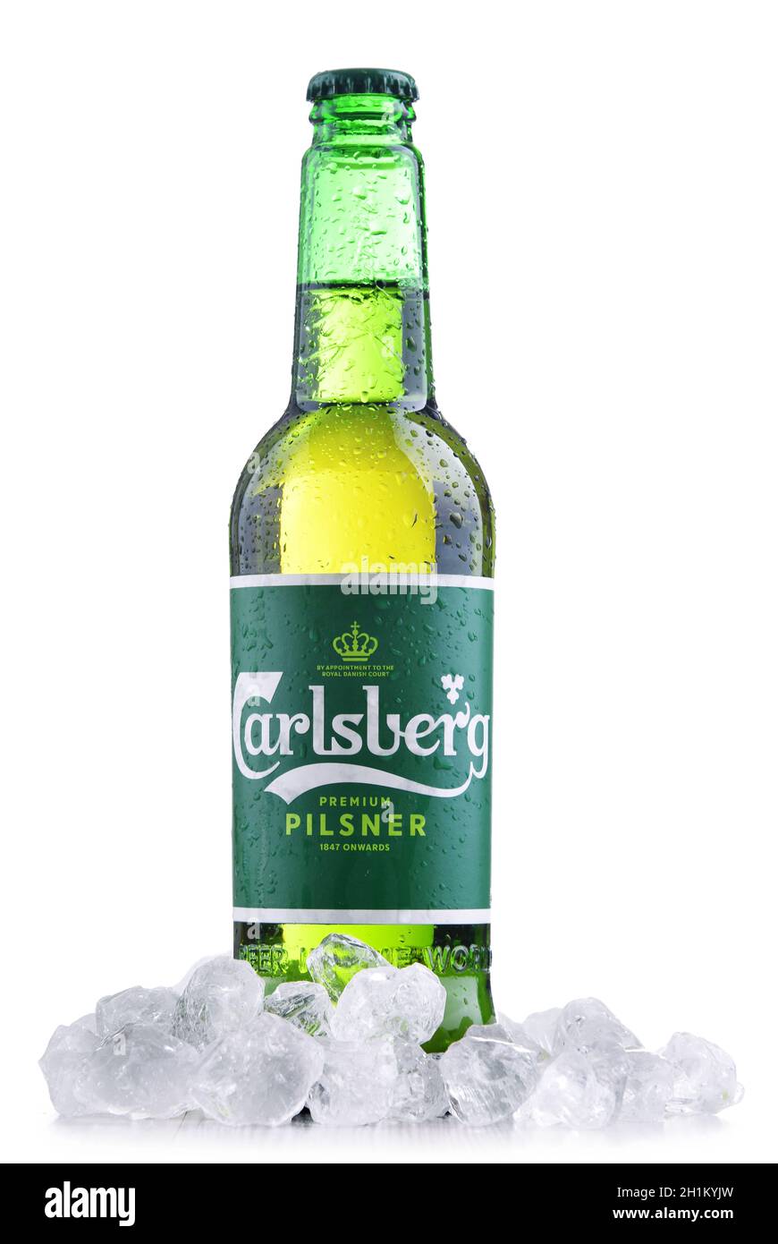 POZNAN, POL - OTT 8, 2020: Bottiglia di birra di lager pallido Carlsberg  prodotta da Carlsberg Group, azienda produttrice di birra danese fondata  nel 1847 con sede centrale Foto stock - Alamy
