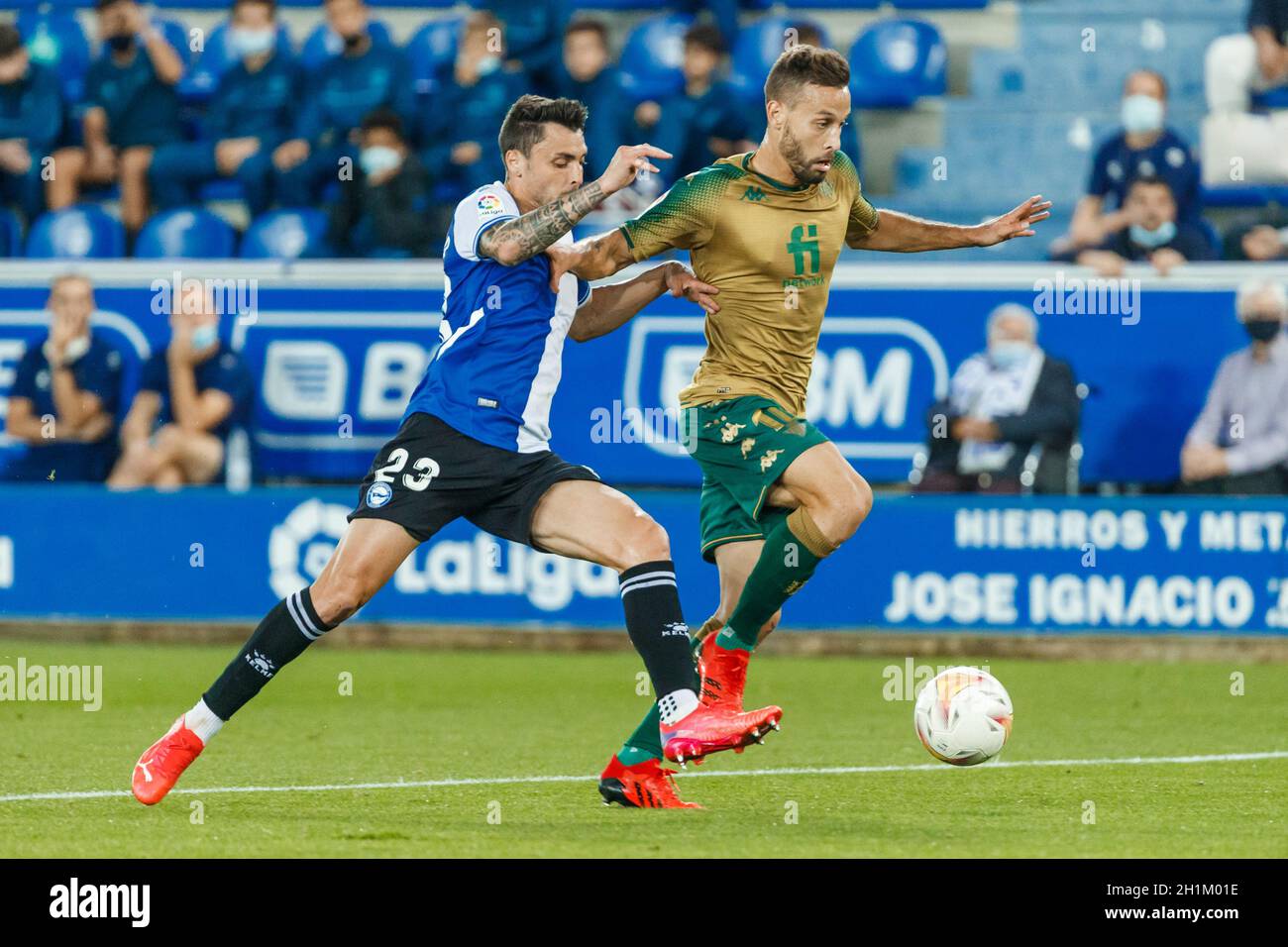 Sergio Canales di Real Betis durante la partita Liga tra Deportivo Alaves e Real Betis all'Estadio de Mendizorrotza di Vitoria, in Spagna. Foto Stock