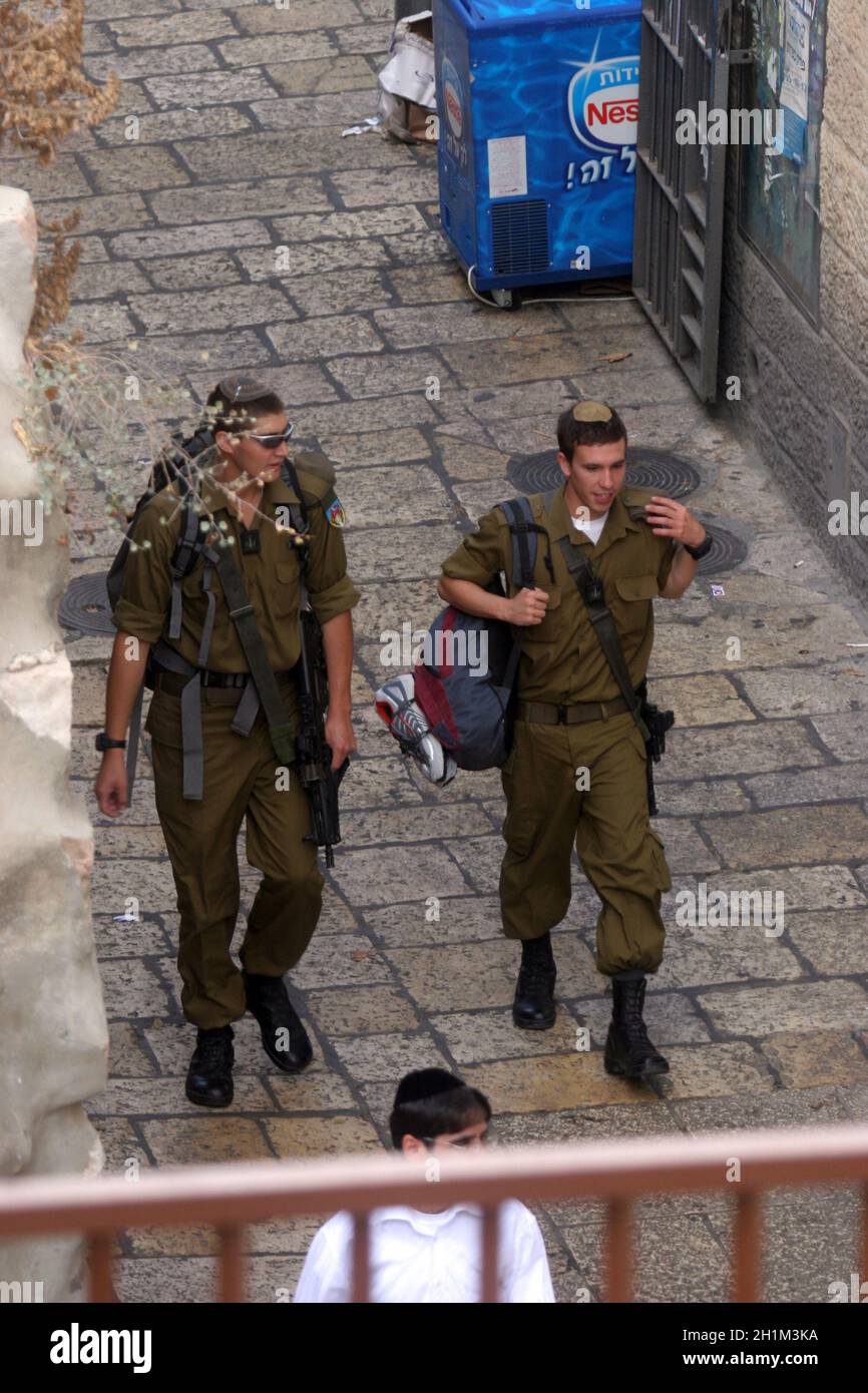 Membri della polizia di frontiera israeliana nella Città Vecchia di Gerusalemme, Israele Foto Stock