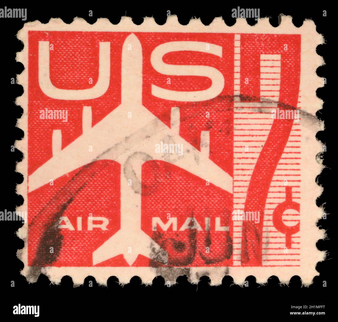 Francobollo degli Stati Uniti del valore di 7c utilizzato per le spedizioni di posta aerea oltremare che mostrano simboli di posta aerea e la stampa di posta aerea, circa 1960 Foto Stock