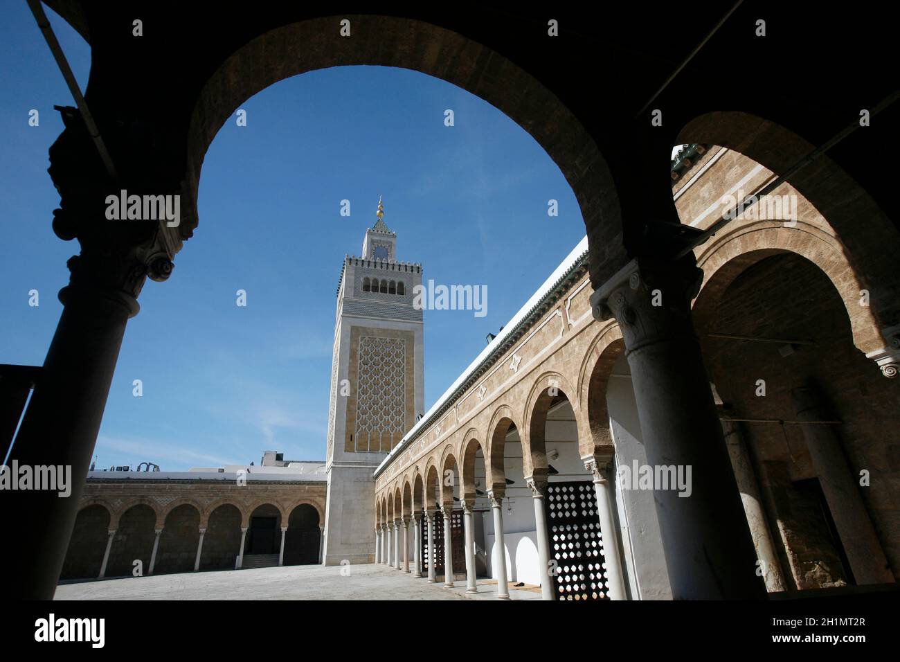 La Moschea EZ Zitouna o al Zaytuna nella Medina della Città Vecchia di Tunisi, nel nord della Tunisia, in Nord Africa, Tunisia, Sidi Bou Sair, marzo 2009 Foto Stock