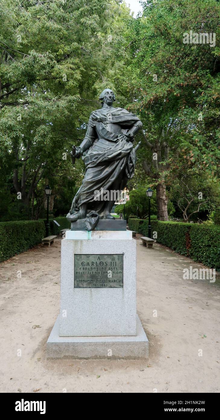 Madrid, Spagna - 20 - Settembre - 2020: Statua all'interno del Giardino Botanico reale di Madrid Foto Stock