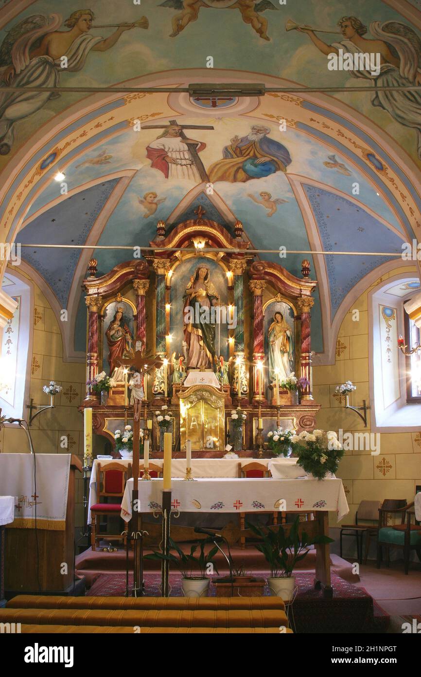 L'altare della chiesa di Santa Barbara a rude, Croazia Foto Stock