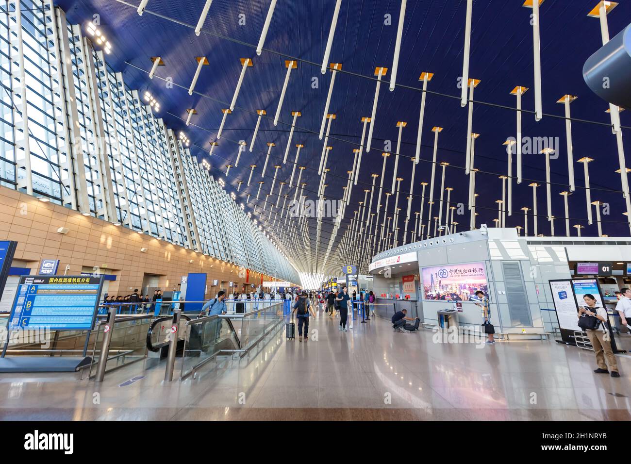 Shanghai, Cina - 27 settembre 2019: Aeroporto internazionale di Shanghai Pudong (PVG) Terminal 1 in Cina. Foto Stock