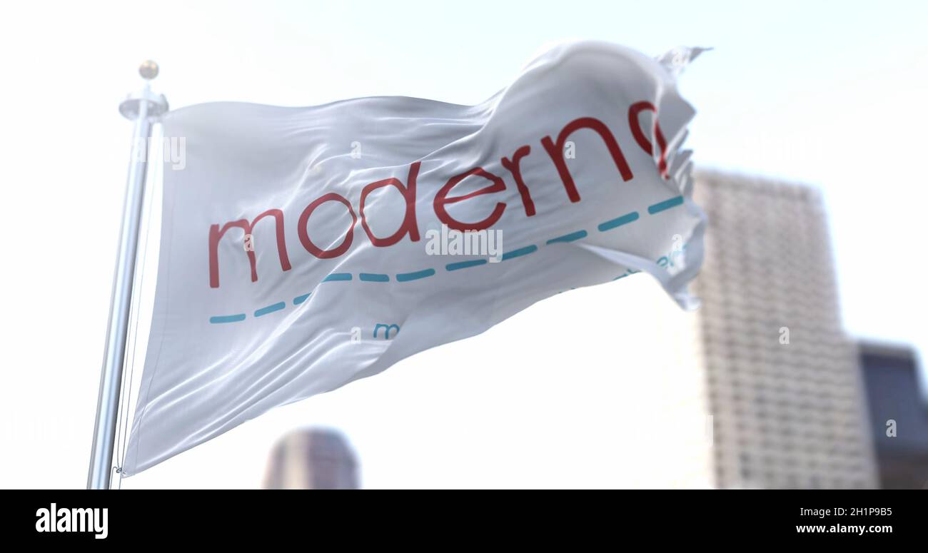 Roma, Italia, 26 gennaio 2021: Bandiera bianca con il nuovo logo moderna che svita nel vento. Moderna è un'azienda farmaceutica americana che ha prodotto Foto Stock