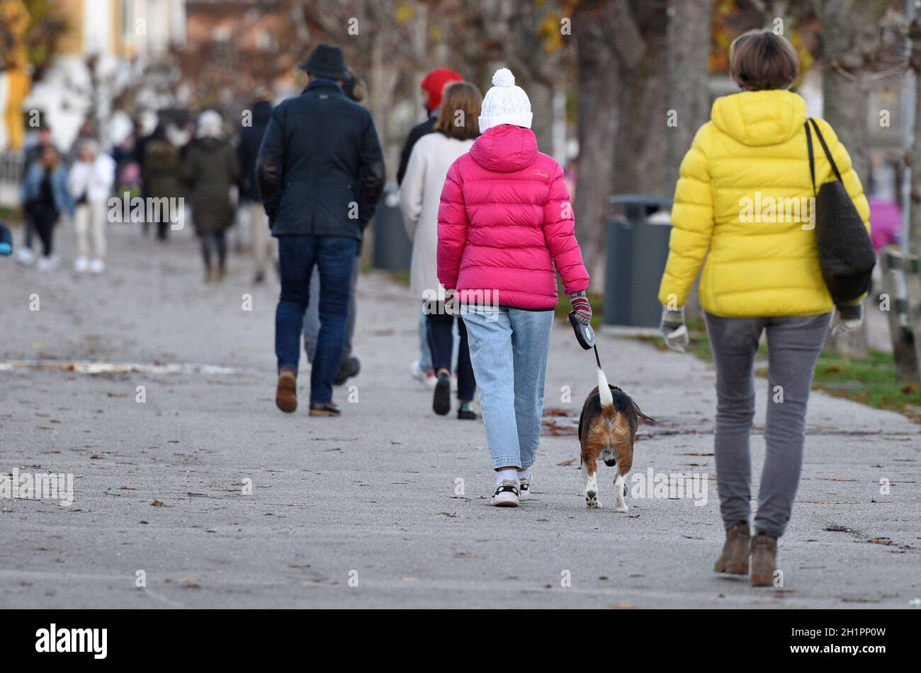 Erholung im Freien im Salzkammergut während des lockdown in Österreich (Europa) - attività ricreative all'aperto nel Salzkammergut durante il blocco ad Aust Foto Stock