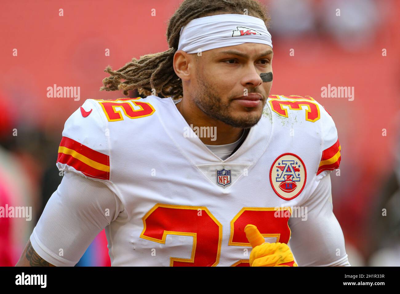 Domenica 17 ottobre 2021; Landover, MD, USA; Kansas City Chiefs Free Safety Tyrann Mathieu (32) si dirige verso la stanza degli armadietti dopo una partita NFL contro th Foto Stock