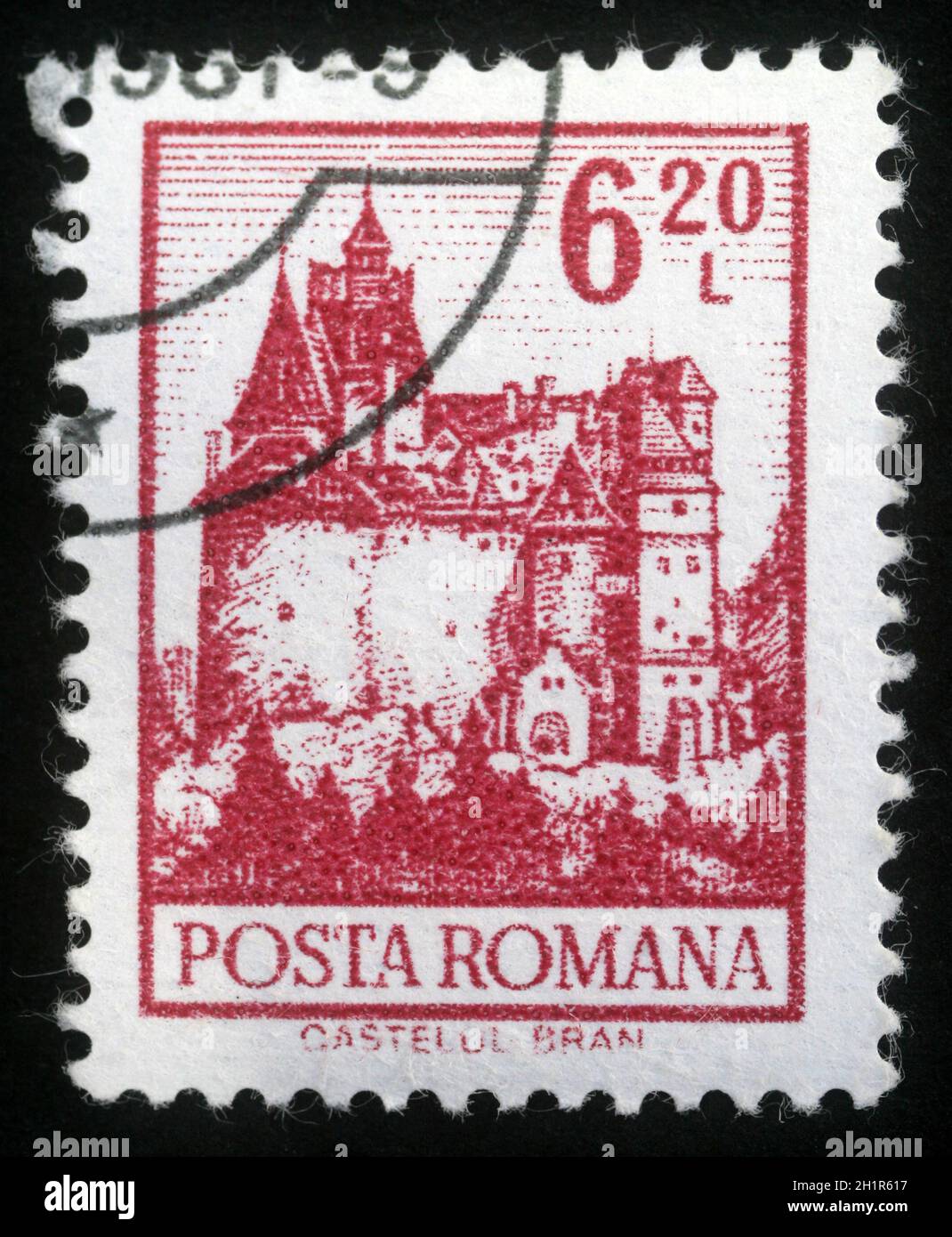 Timbro stampato in Romania dal 'Definitives ho - Edifici' mostra Castello di Dracula, circa 1972. Foto Stock