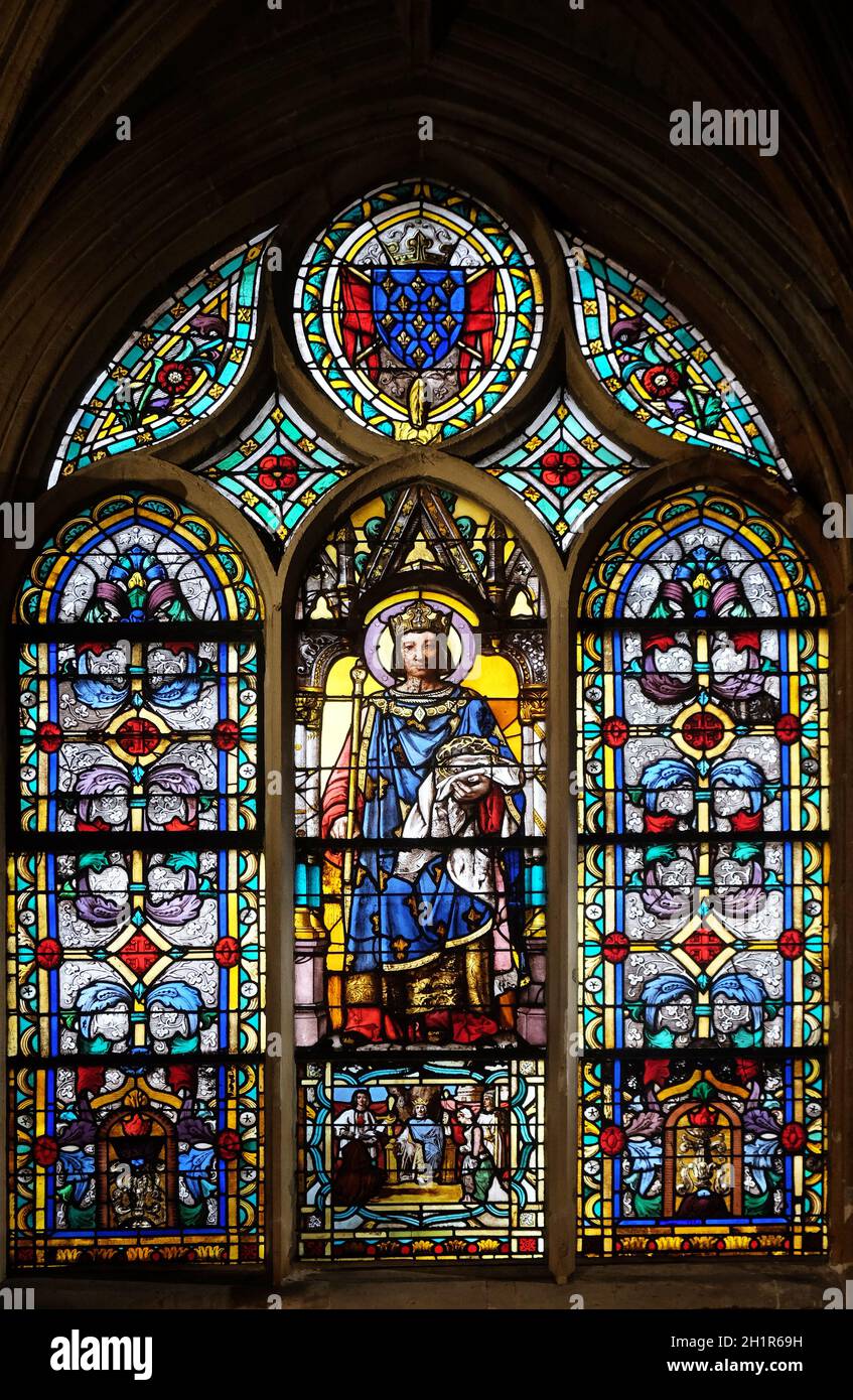 Saint Louis con la corona di spine, vetrate colorate da Saint Germain-l'Auxerrois chiesa a Parigi, Francia Foto Stock