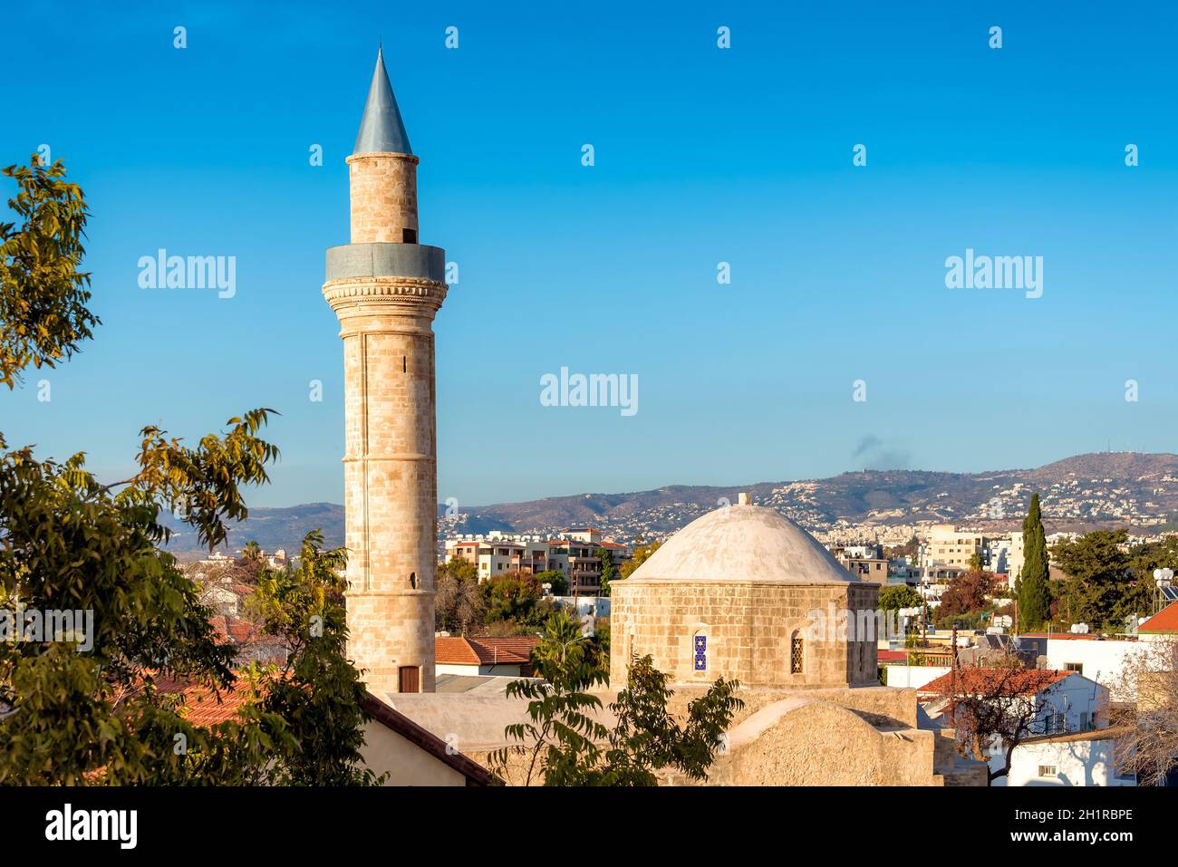 Moutallos moschea a Pafos, Cipro in giornata di sole Foto Stock