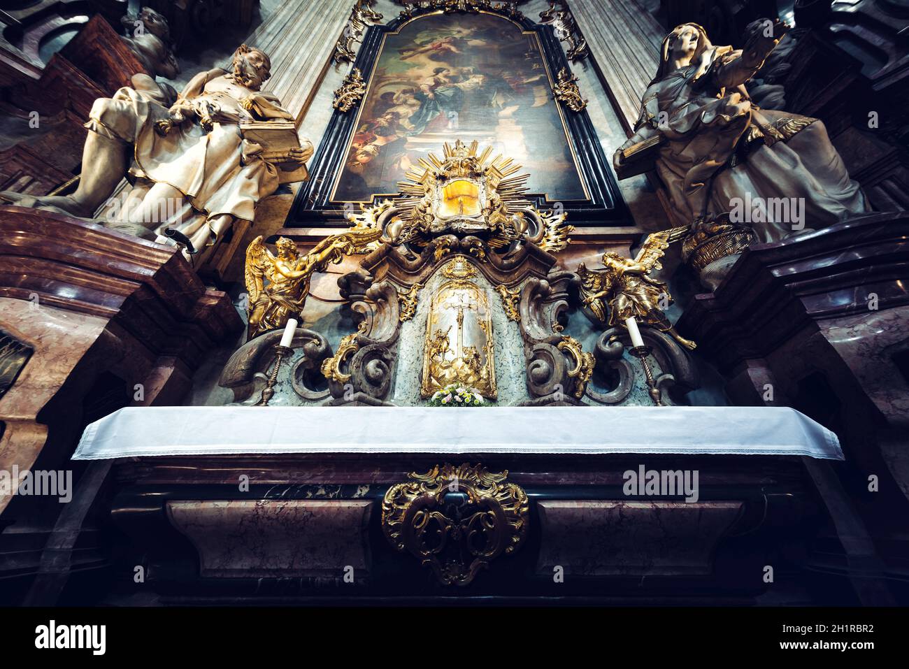 Praga, Repubblica Ceca - 28 maggio 2017: Cattedrale di San Nicola a Mala Strana, dettaglio interno Foto Stock