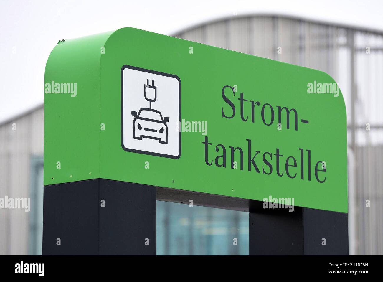 Strom-Tankstelle a Vienna, Österreich, Europa - Stazione di ricarica elettrica a Vienna, Austria, Europa Foto Stock