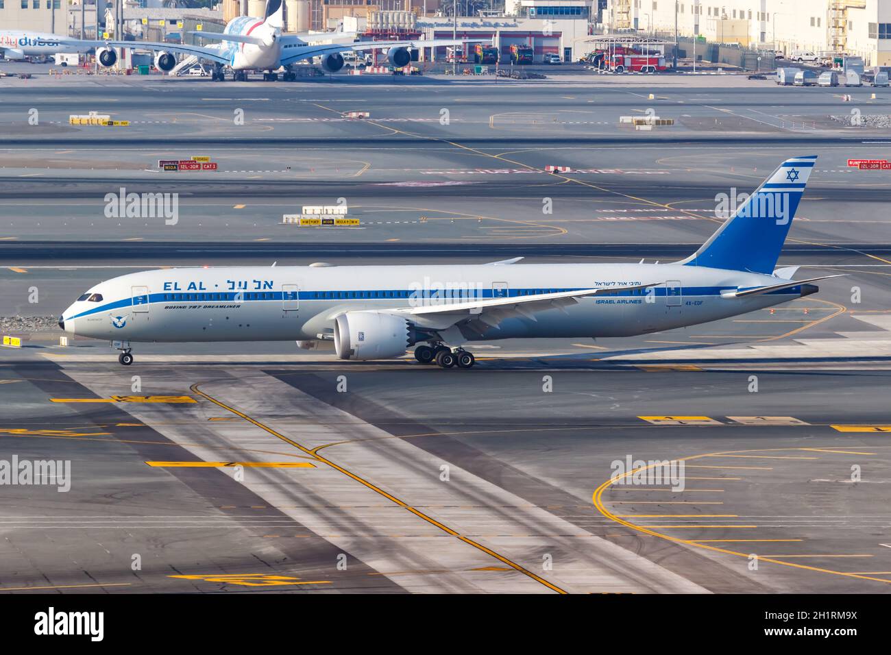 Dubai, Emirati Arabi Uniti - 27 maggio 2021: El al Israel Airlines Boeing 787-9 Dreamliner aereo nella livrea retrò all'aeroporto di Dubai (DXB) nella U. Foto Stock