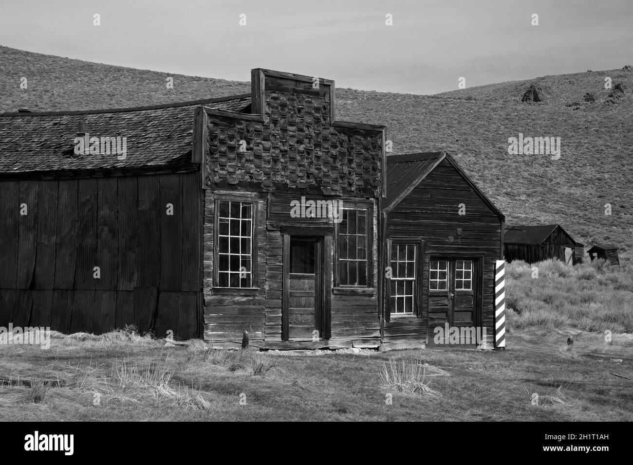 Sam Leon Bar and Barber Shop, altitudine 8379 ft / 2554 m, Bodie Hills, Contea di Mono, Sierra orientale, California, Stati Uniti. Foto Stock