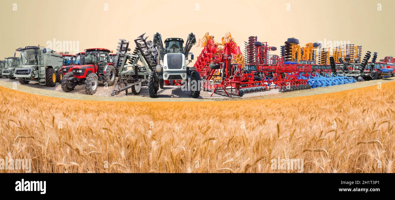 Collage su fattoria, agricoltura, agricoltura. Concetto di predisposizione dell'attrezzatura per lavori agricoli - per la semina e la raccolta del grano. Trattori colorati, c Foto Stock