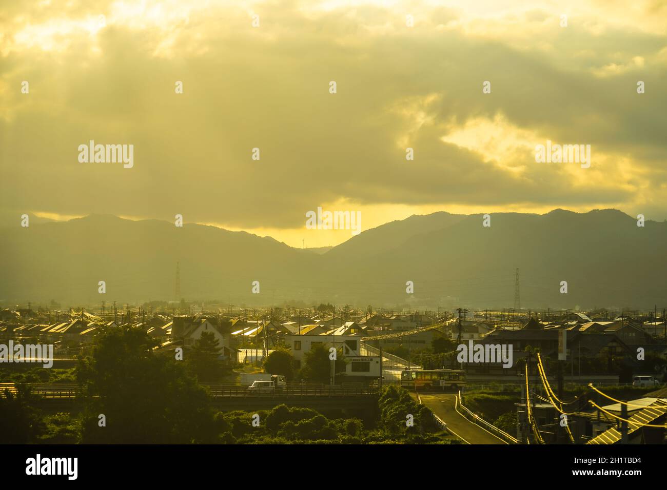 Crepuscolo e zona residenziale di silhouette ​​the. Luogo di tiro: Prefettura di Fukushima Foto Stock