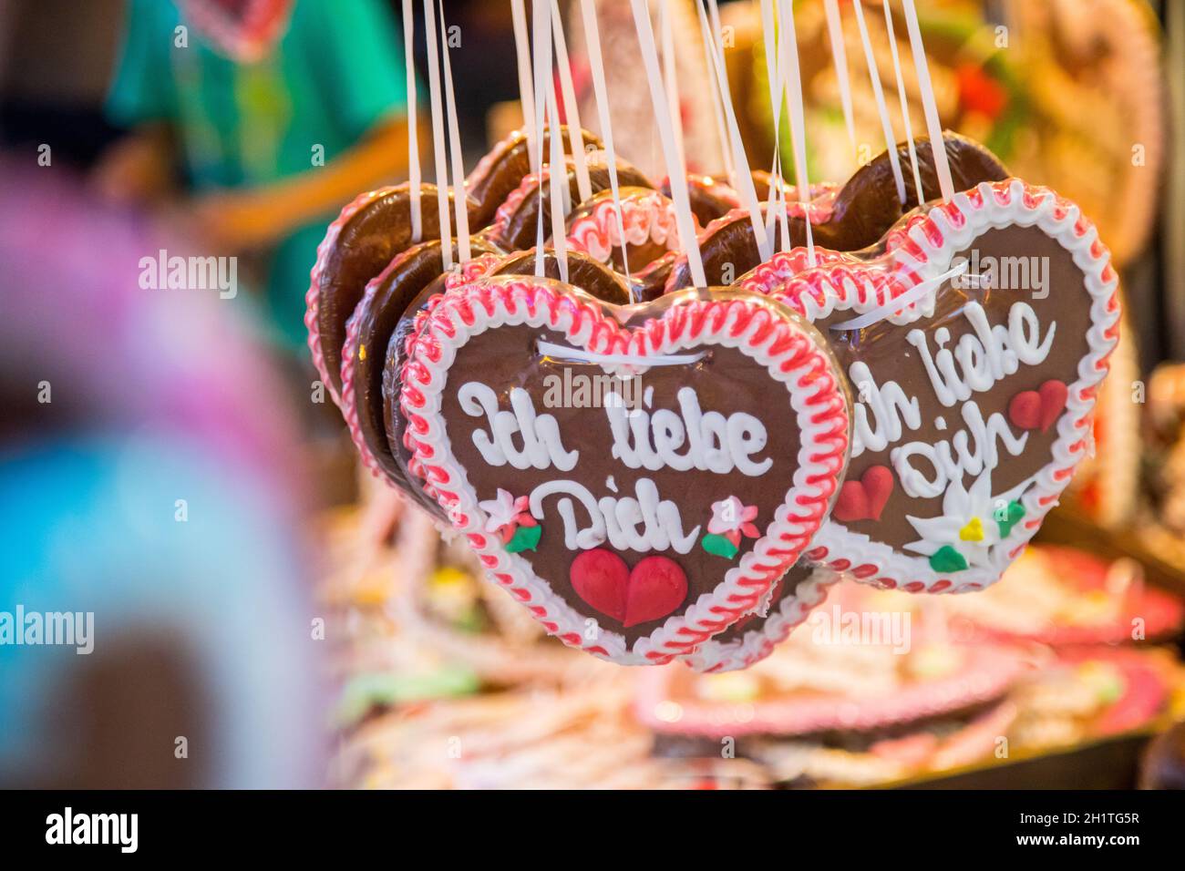 Cuore di pane allo zenzero con scritta "Ich liebe dich" Foto Stock