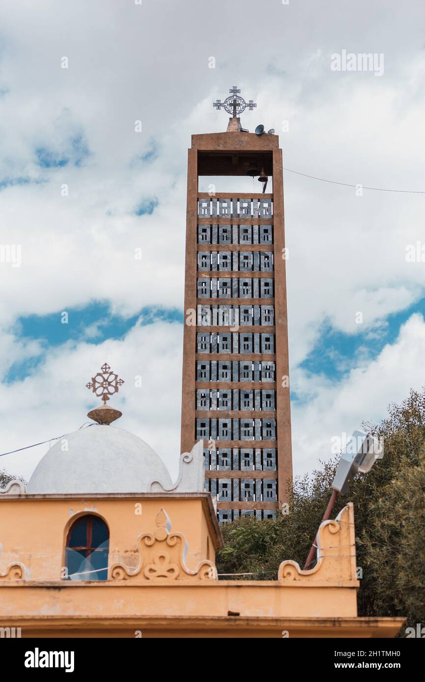 Campanile nella Chiesa di nostra Signora Santa Maria di Sion, il luogo più sacro per tutti gli etiopi ortodossi ad Axum, Etiopia. Foto Stock