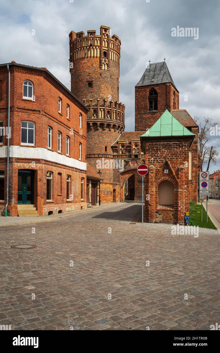 Nuova porta della città (Neustaedter Tor). La città storica di Tangermuende. Stato Sassonia-Anhalt. Germania. Foto Stock