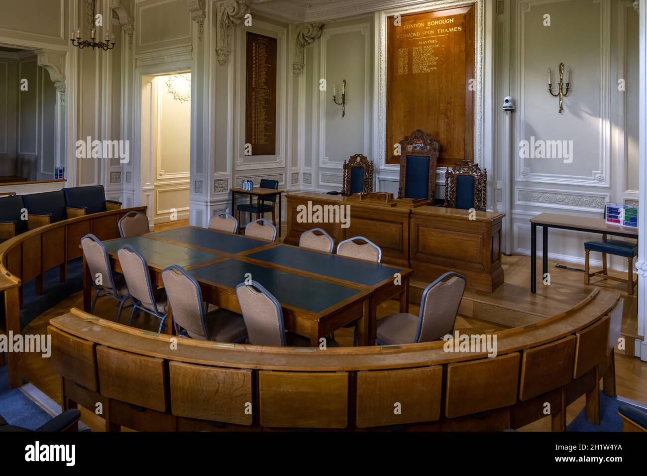 La Camera del Consiglio a York House Twickenham, Inghilterra, che attualmente serve come Municipio del London Borough di Richmond upon Thames. Foto Stock