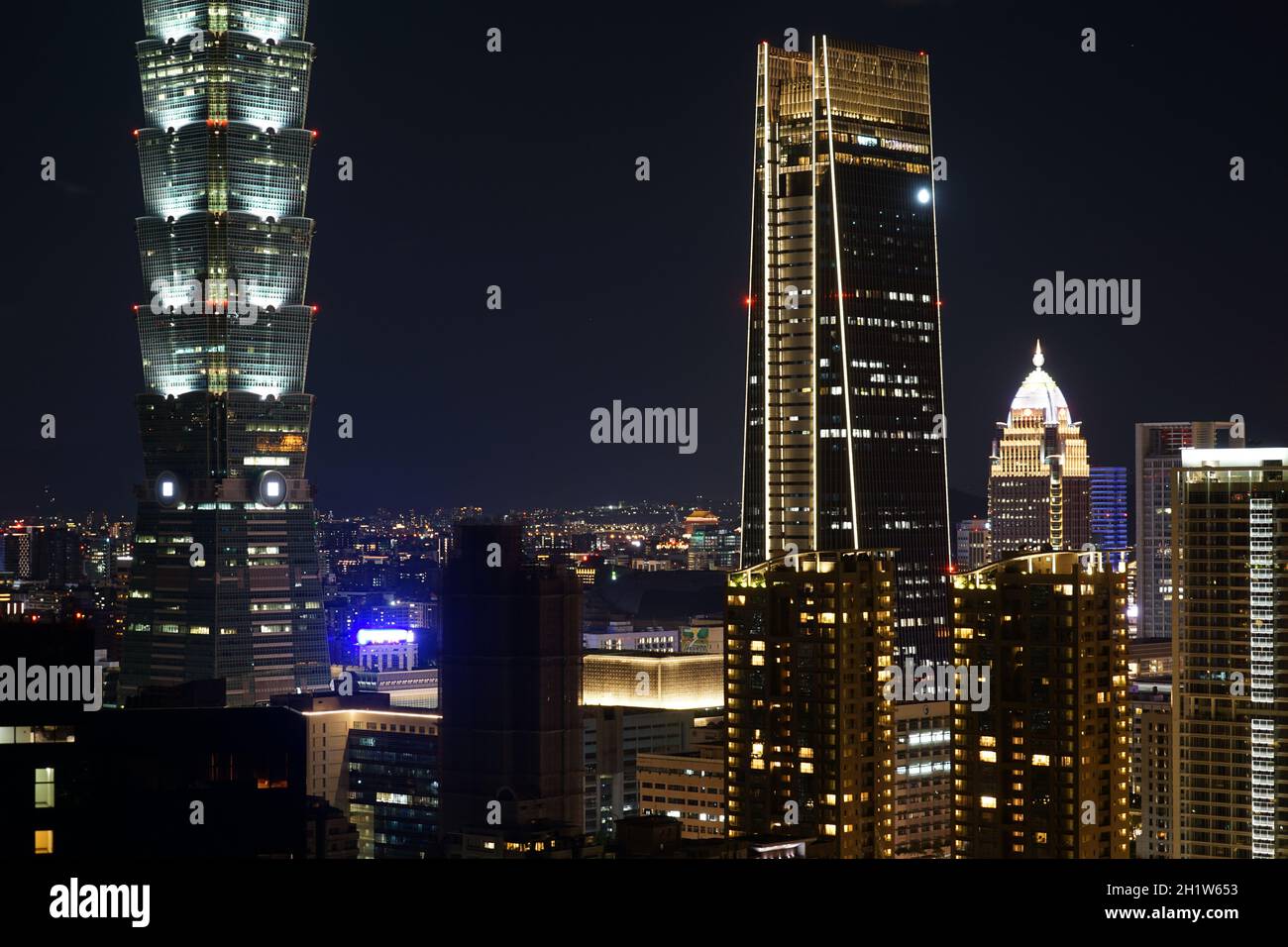 Vista notturna di Taipei vista dal Taipei Xiangshan. Luogo di ripresa: Taiwan, Taipei Foto Stock