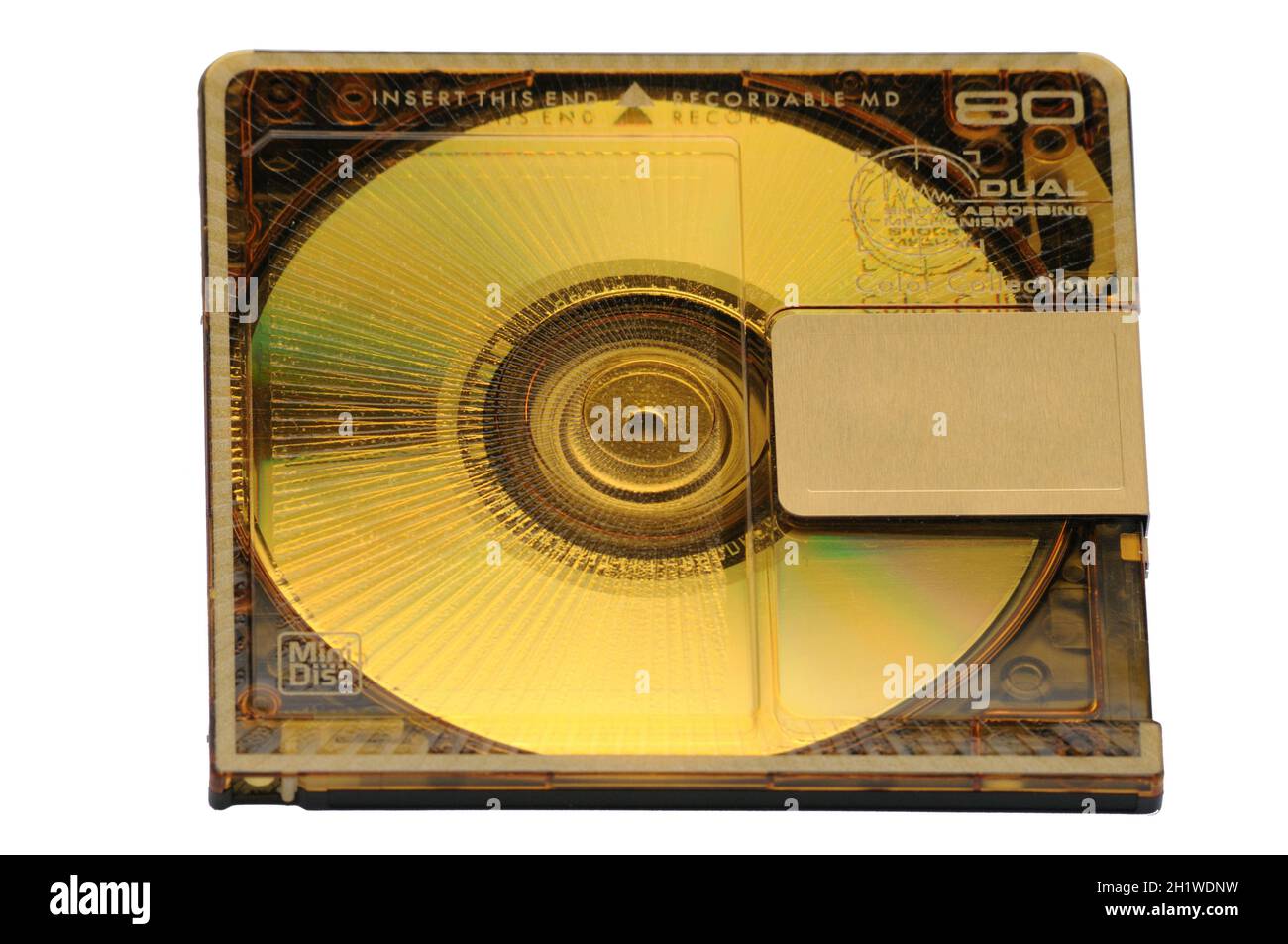Riscrivibile Compatto Mini Disc- MD per la registrazione digitale rilasciato in 90s isolato su un fondo bianco. Foto Stock