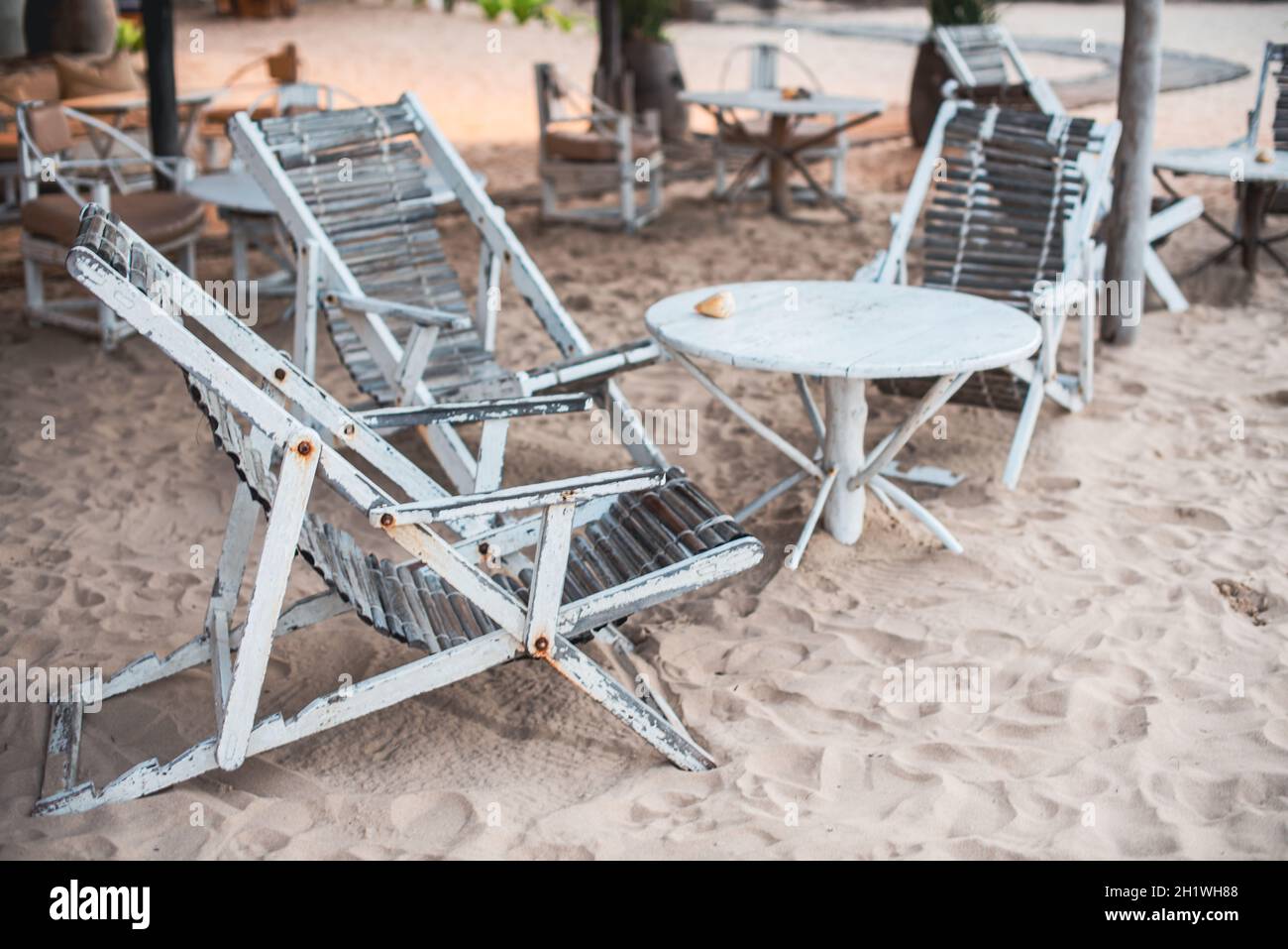 Primo piano di scale sulla spiaggia sparate presso la struttura locale Foto Stock