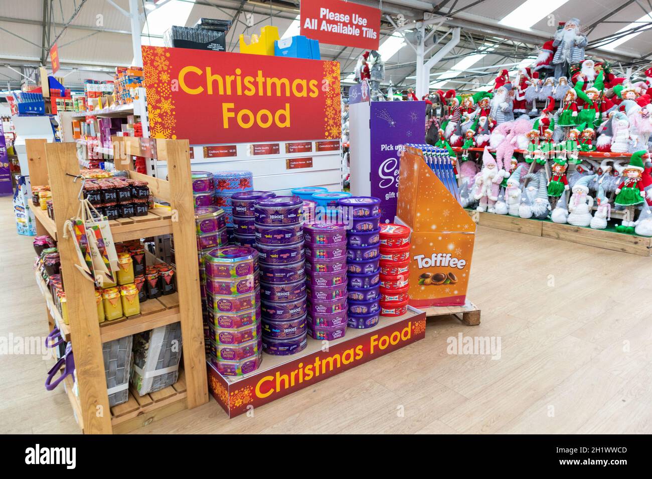 Segno di cibo di Natale, scorte di cibo di Natale in un negozio del regno unito Foto Stock