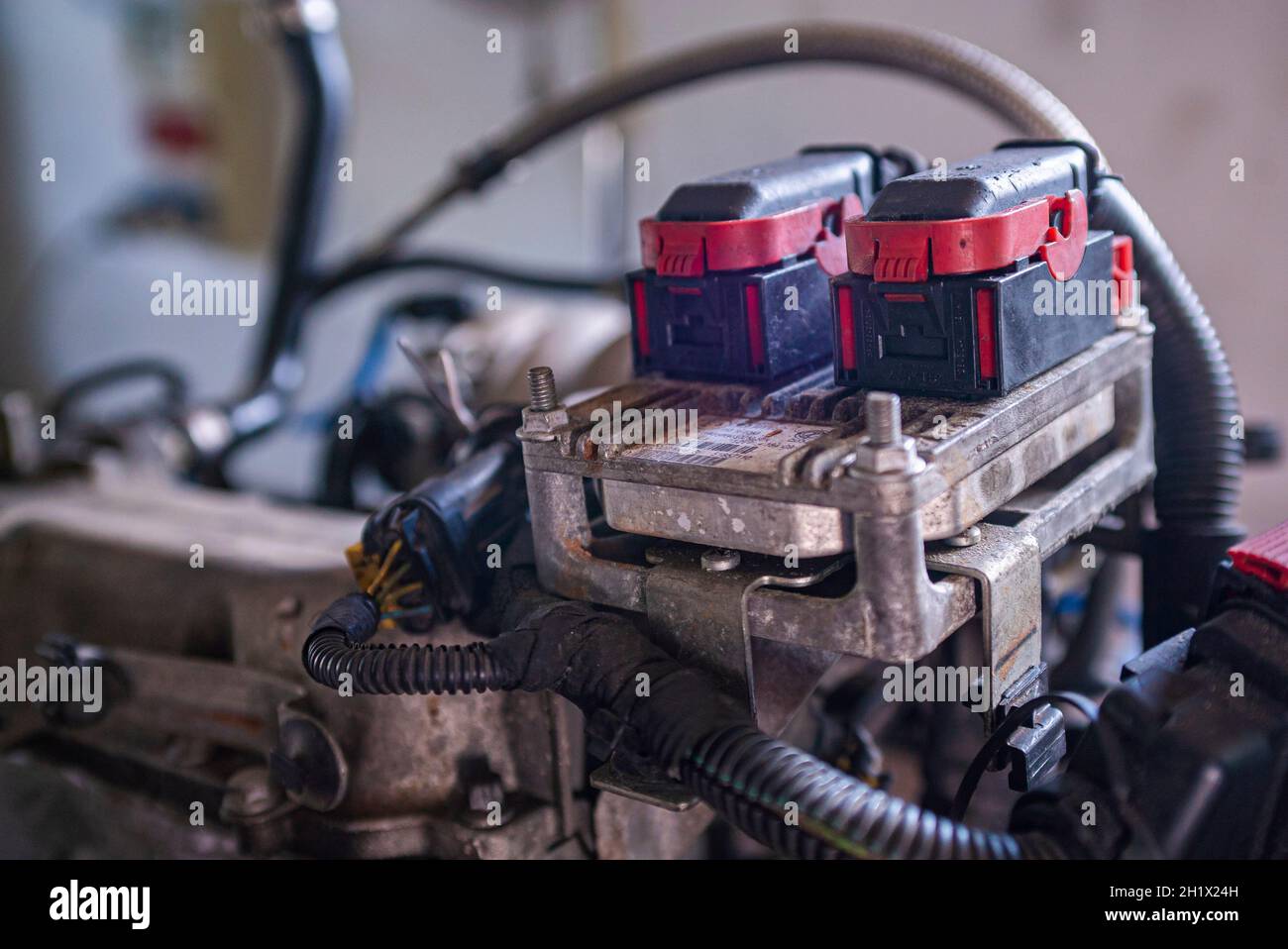 Dettaglio della centralina ecu del motore della vecchia vettura Foto Stock