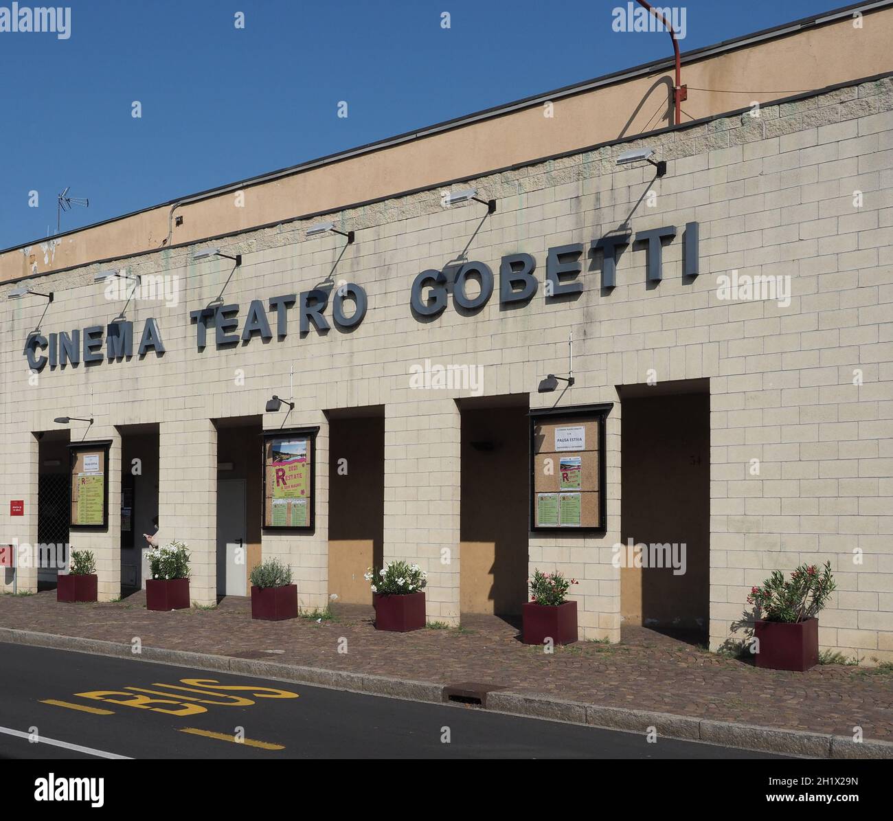 SAN MAURO, ITALIA - CIRCA LUGLIO 2021: Cinema Teatro Gobetti Foto Stock