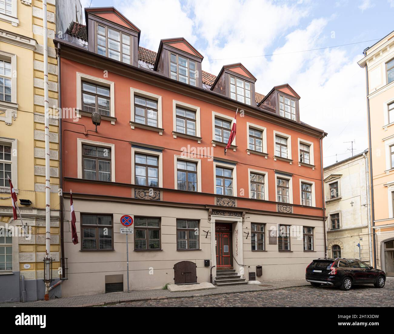 Riga, Lettonia. 22 agosto 2021. La vista esterna del Museo popolare del fronte della Lettonia nel centro della città Foto Stock