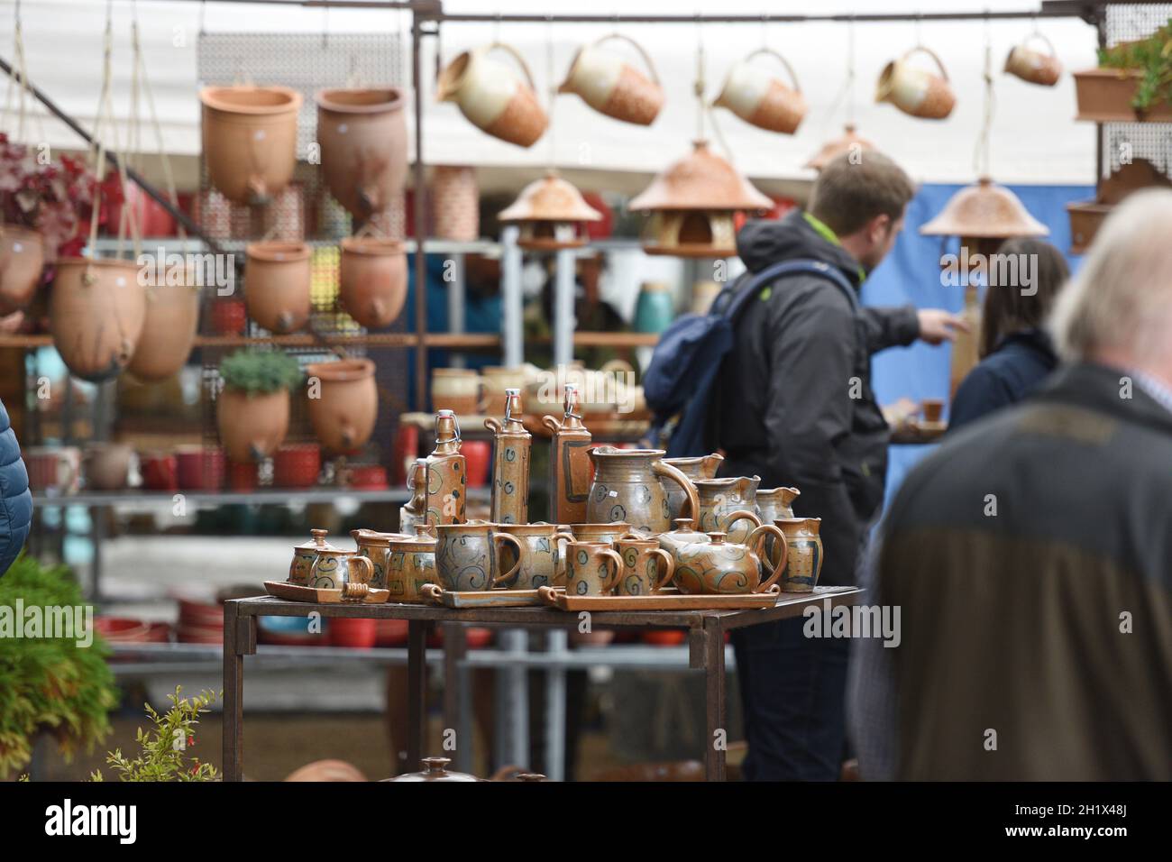 Der traditionelle Töpfermarkt a Gmunden, Salzkammergut, Oberösterreich, Österreich, Europa - il mercato della ceramica a Gmunden, Austria superiore, Austria, Foto Stock