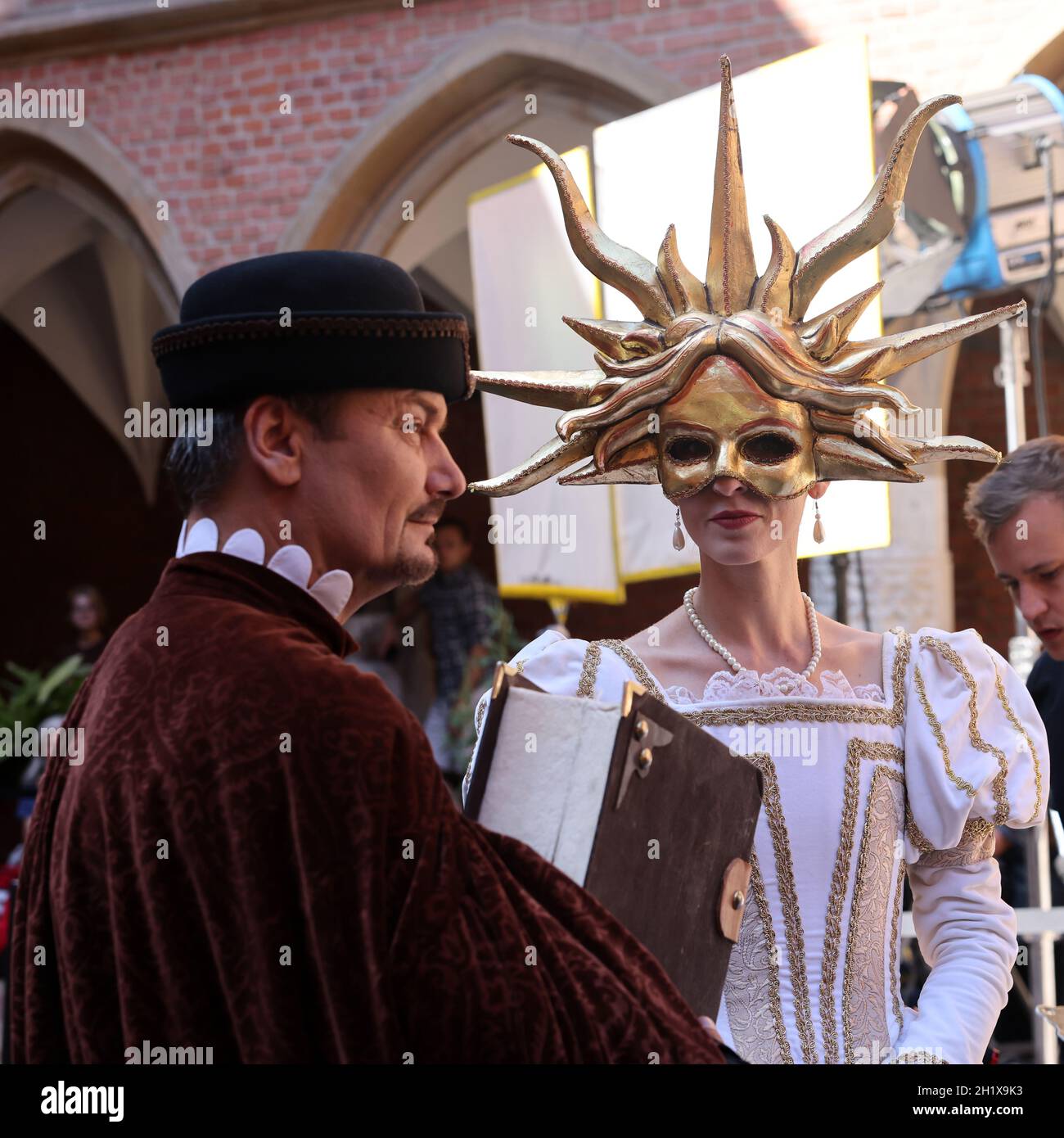 Cracovia, Polonia - 29 luglio 2021: Spettacolo - Harmonia Mundi eseguito da Cracovia Danza Ballet nel cortile del Collegium Maius of the Jagiell Foto Stock