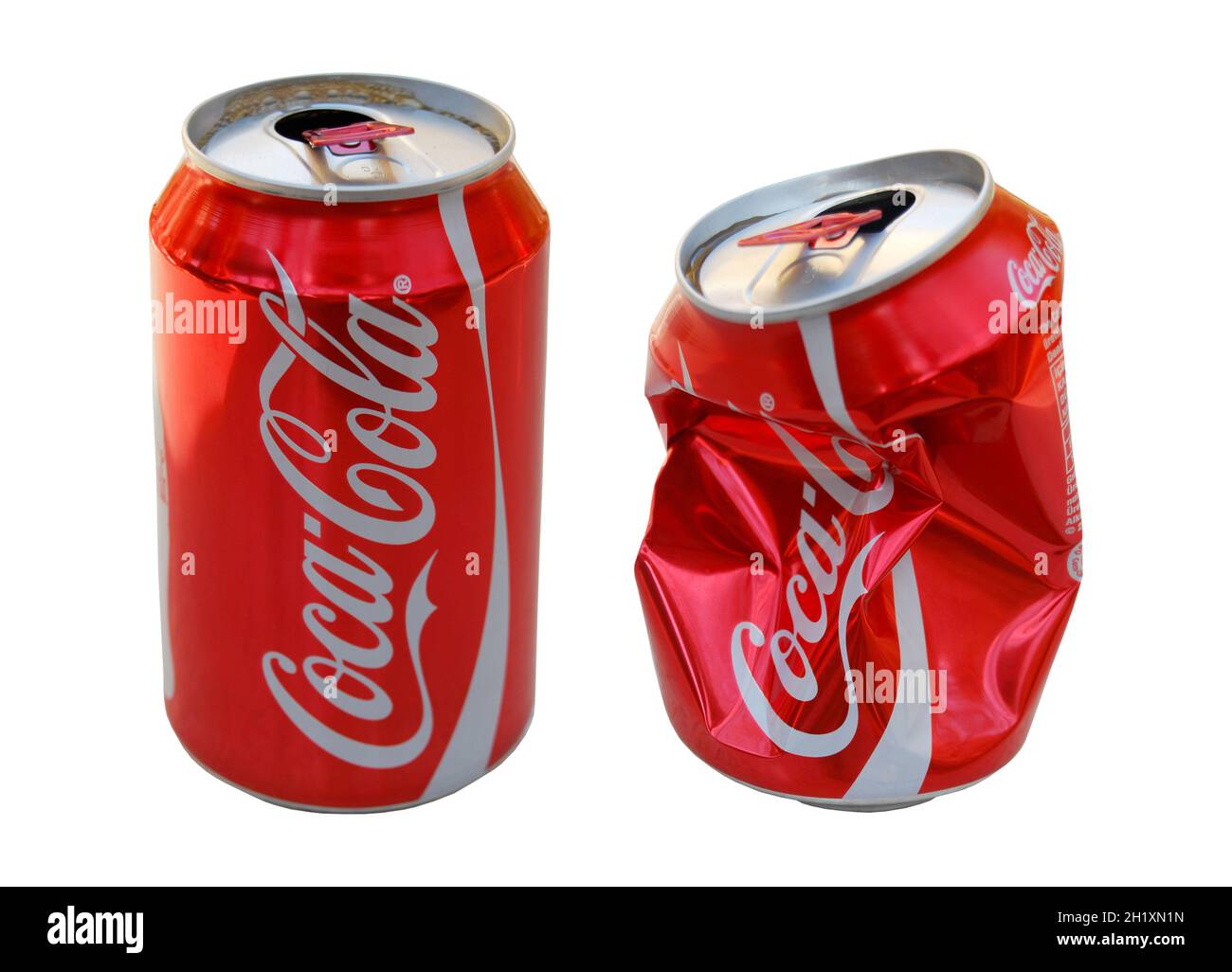 Il marchio di cola più bevente al mondo, Coca Cola, scatola di alluminio di colore rosso Coca Cola Foto Stock