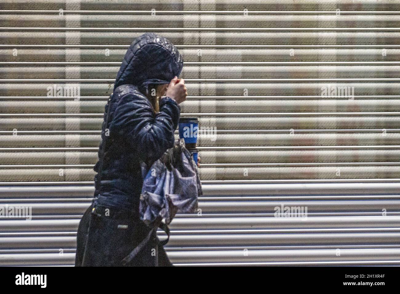 Preston, Lancashire. UK 19 Oct 2021. Negozi, negozi e negozi in una giornata bagnata nel centro di Preston. Credit:MediaWorldImages/AlamyLiveNews Foto Stock