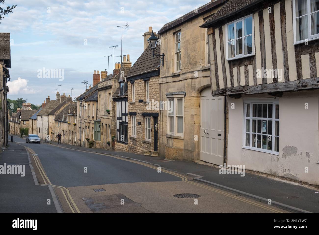 Tipici cottage di Cotswold costruiti da calcare locale a Winchcombe, vicino Cheltenham, Gloucestershire Foto Stock