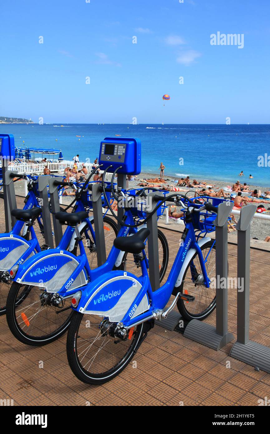 FRANCIA ALPES-MARITIMES (06) NIZZA. BICICLETTA BLU A NOLEGGIO, VELIB Foto Stock