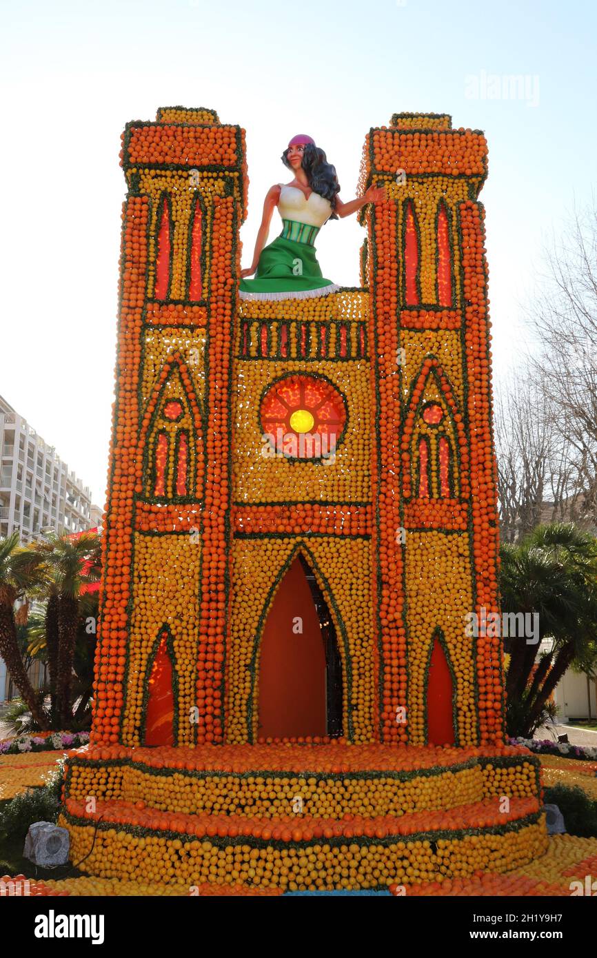 FRANCIA. ALPES-MARITIMES (06) MENTON. FESTA DEL LIMONE. MOSTRE DEI TERRENI DI AGRUMED NEL GIARDINO BIOVES. BROADWAY AL RITMO DELLA PIÙ FAMOSA Foto Stock