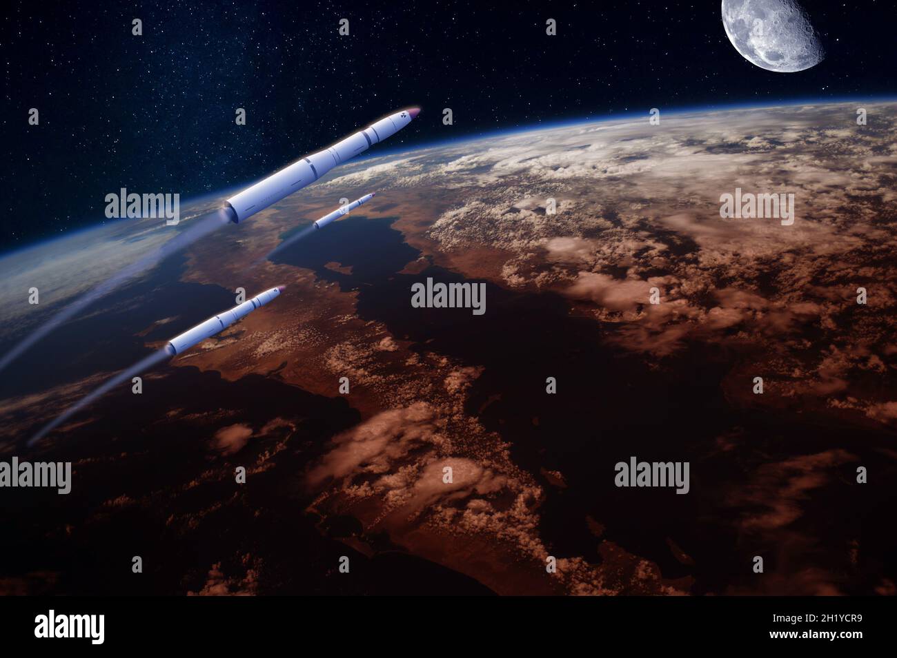 Missili o razzi iperionici sulla Terra apocalittica. Luna Blu nel cielo. Elementi di questa immagine forniti dalla NASA Foto Stock
