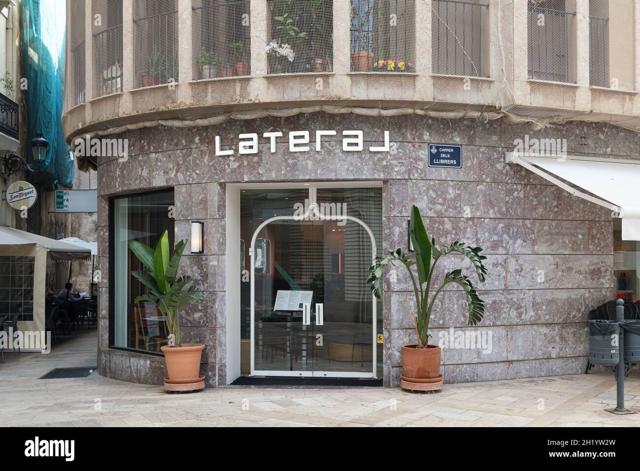 VALENCIA, SPAGNA - 14 OTTOBRE 2021: Lateral è una catena di ristoranti  spagnoli Foto stock - Alamy