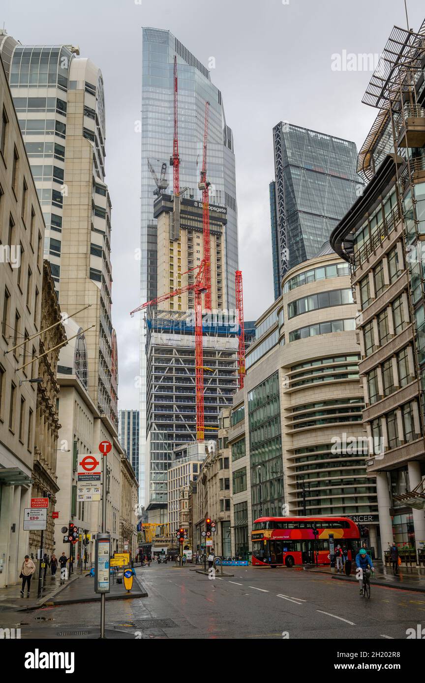 Ammira Gracechurch Street verso Twentytwo e gli edifici di Leadenhall e il cantiere di 8 Bishopsgate, City of London, England. Foto Stock